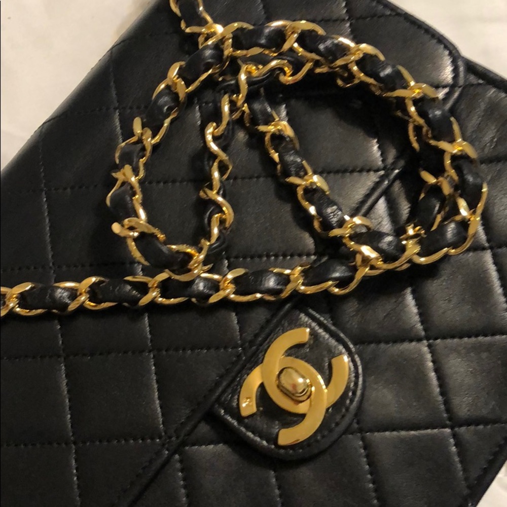 ❤️SOLD!!Authentic Chanel Black Matelasse CC Logo Bag - Picture 4 of 8